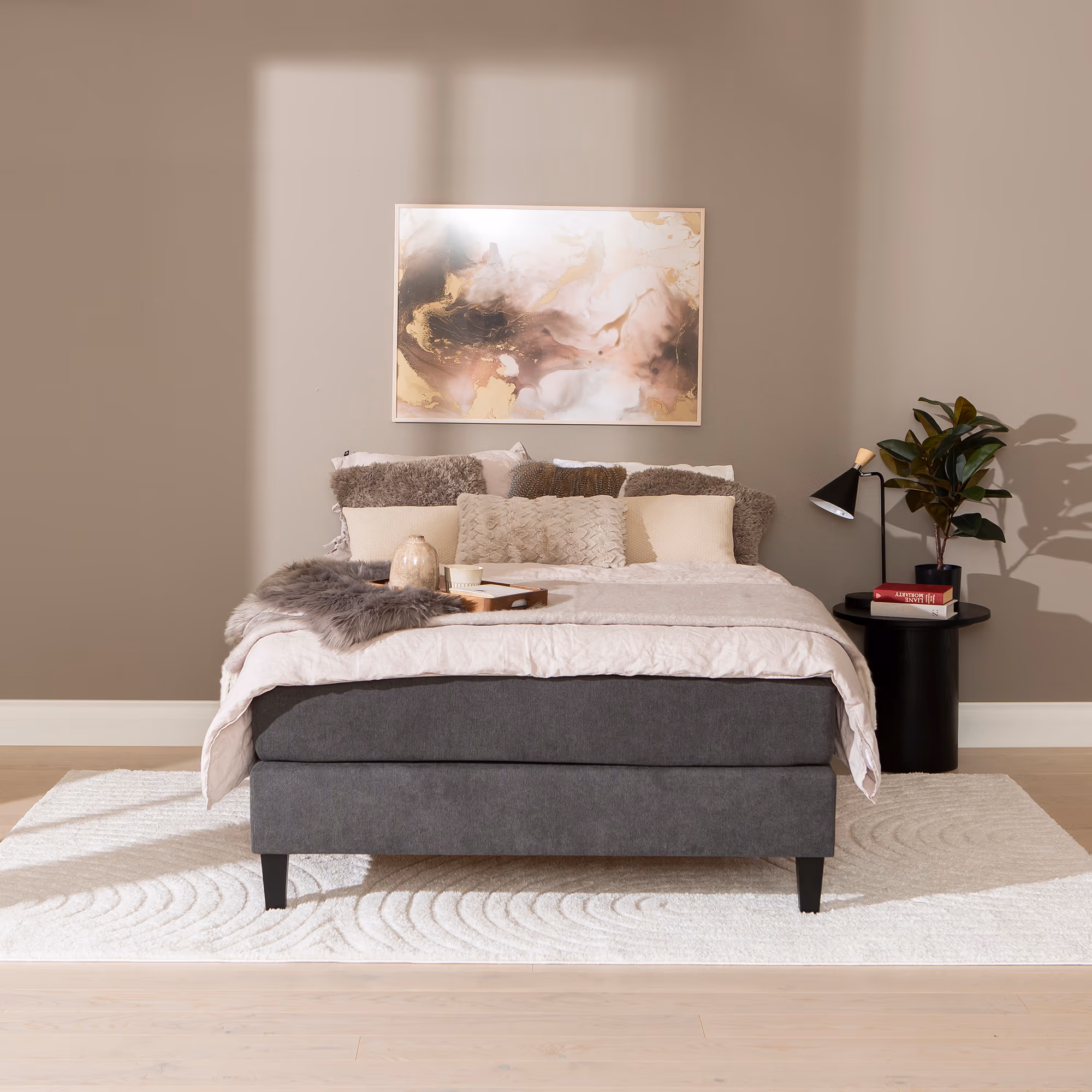 Moon Gold Continental Bed, Black image 3