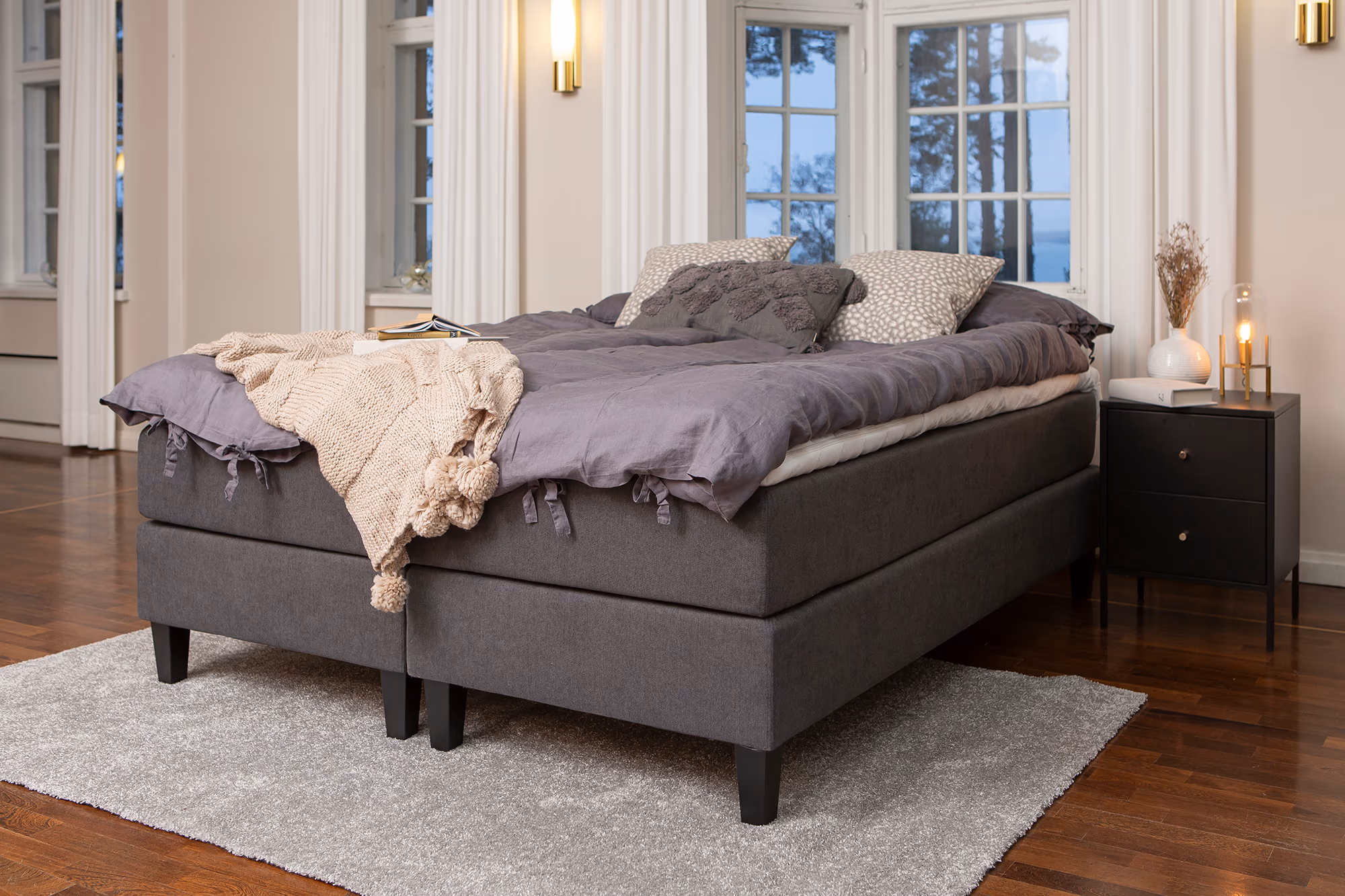 Moon Gold Continental Bed, Black image 4