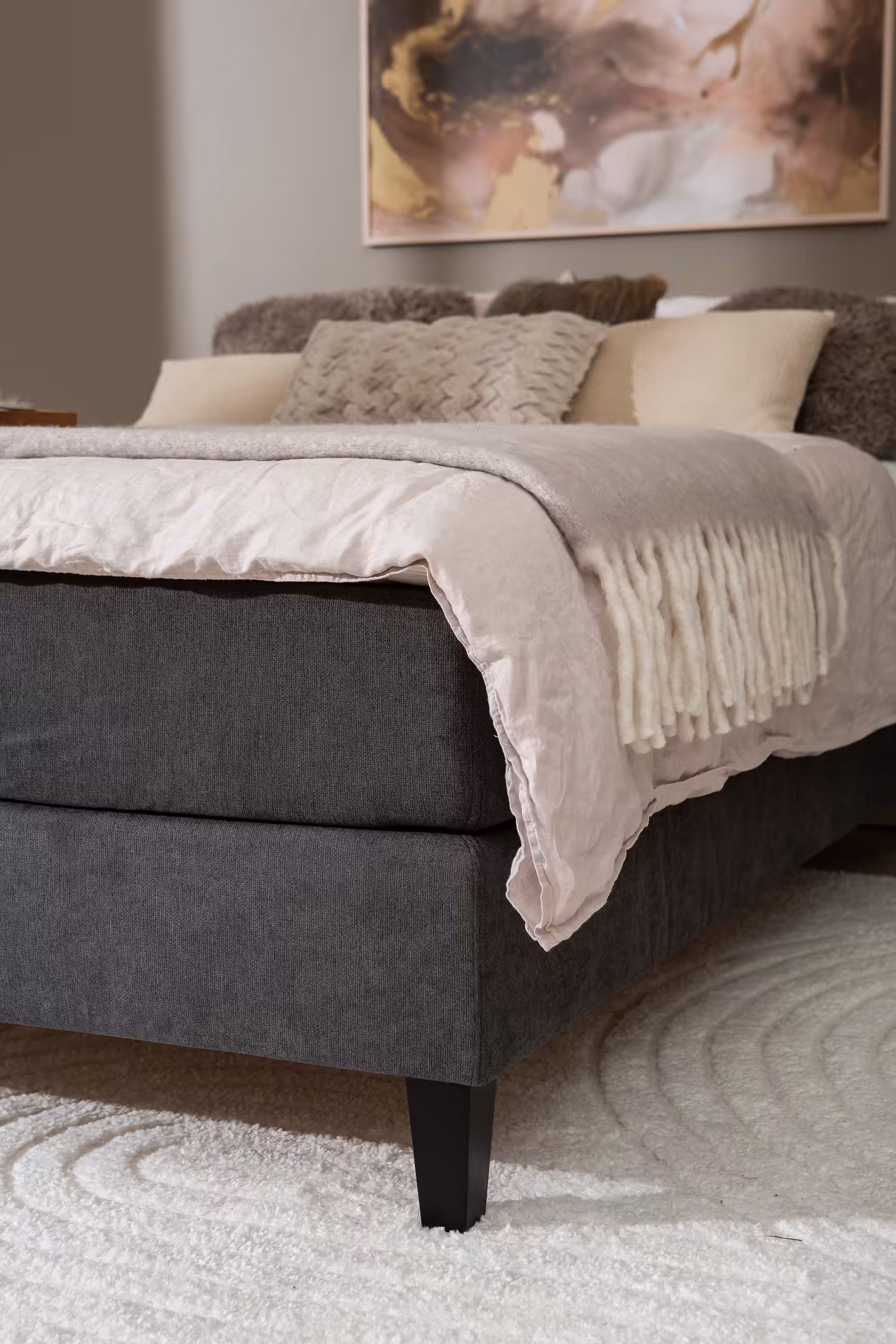 Moon Gold Continental Bed, Black image 3