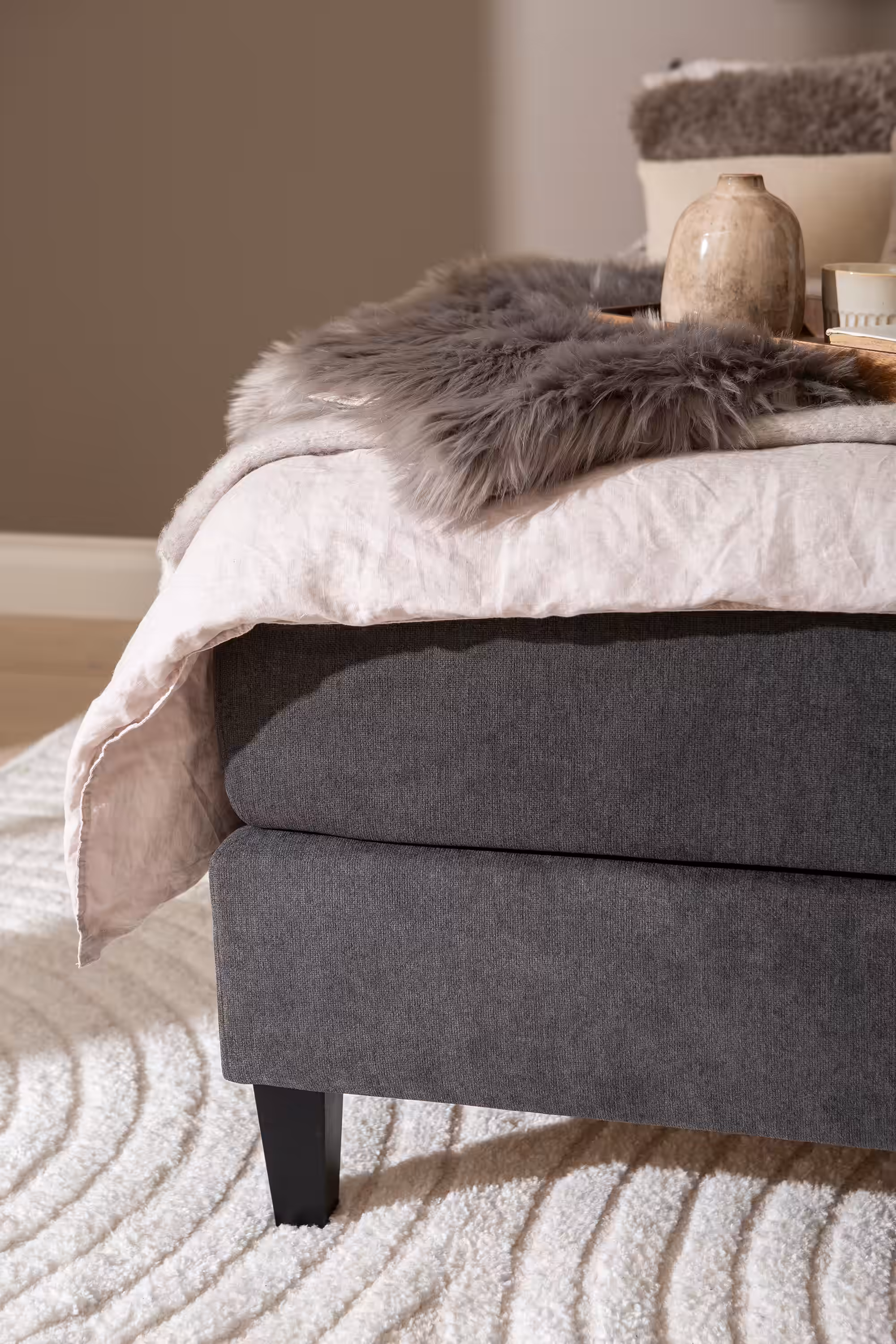 Moon Gold Continental Bed, Black image 9