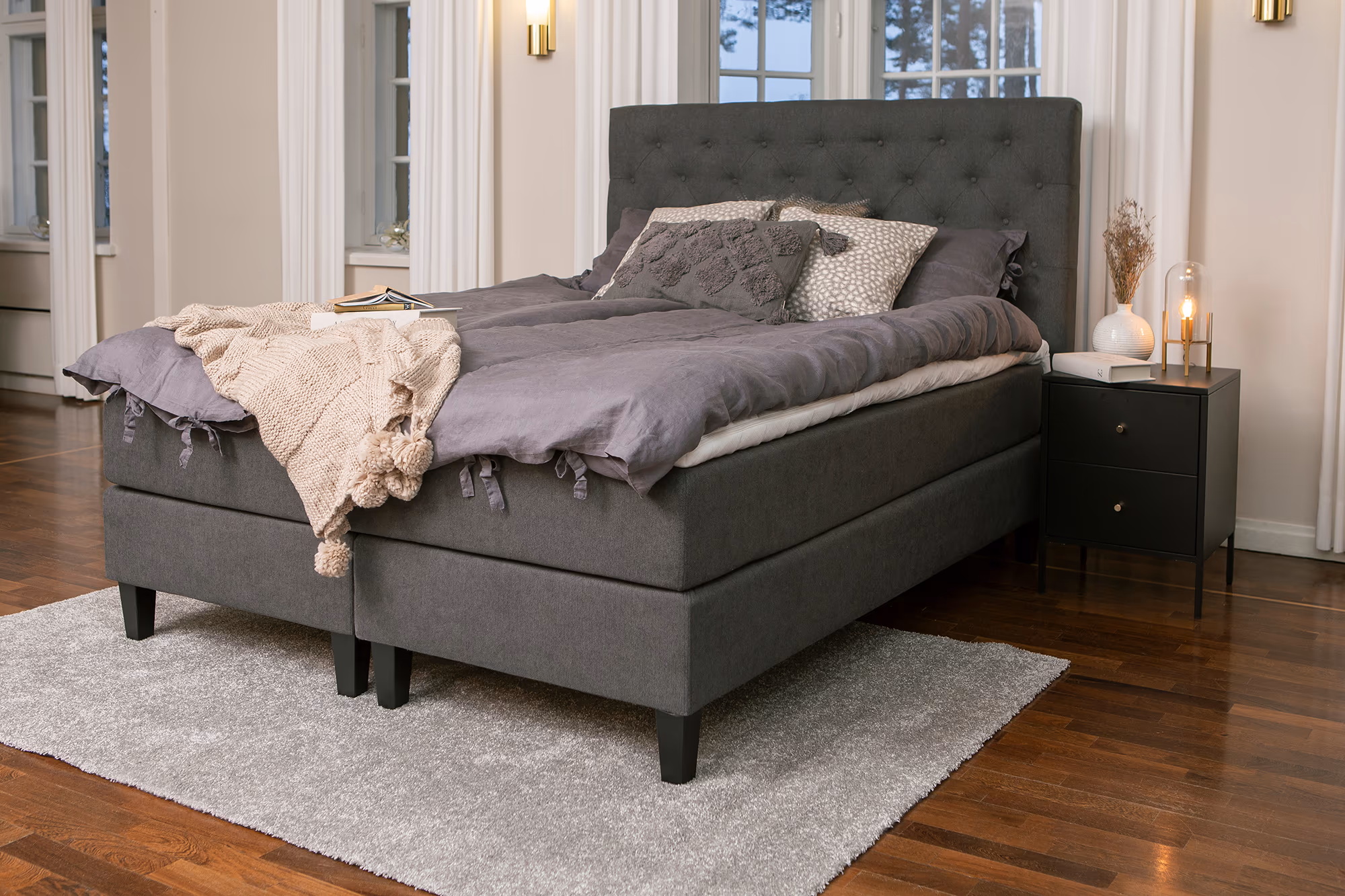 Moon Gold Continental Bed, Black