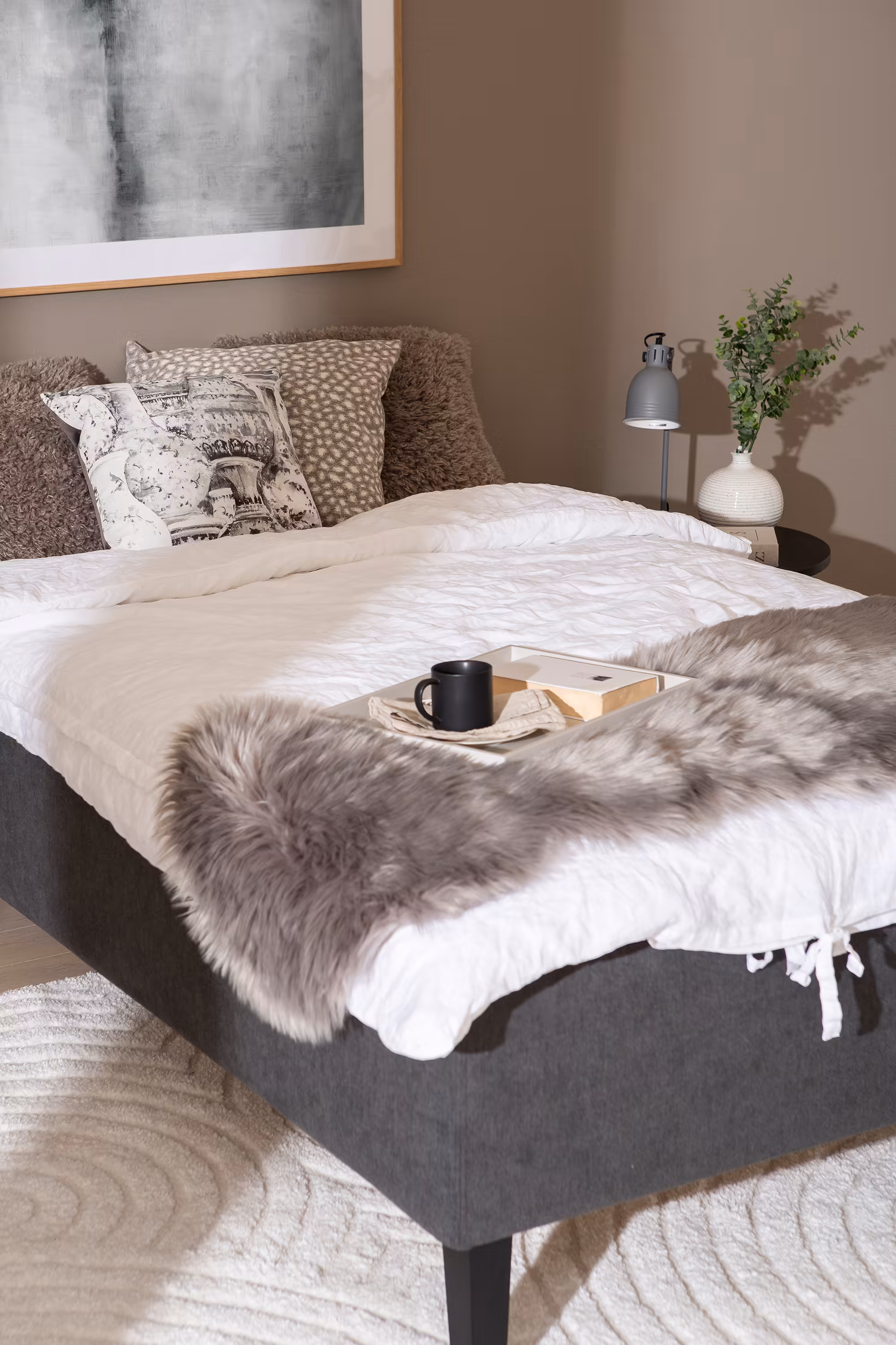 Moon Gold Divan Bed, Black image 4