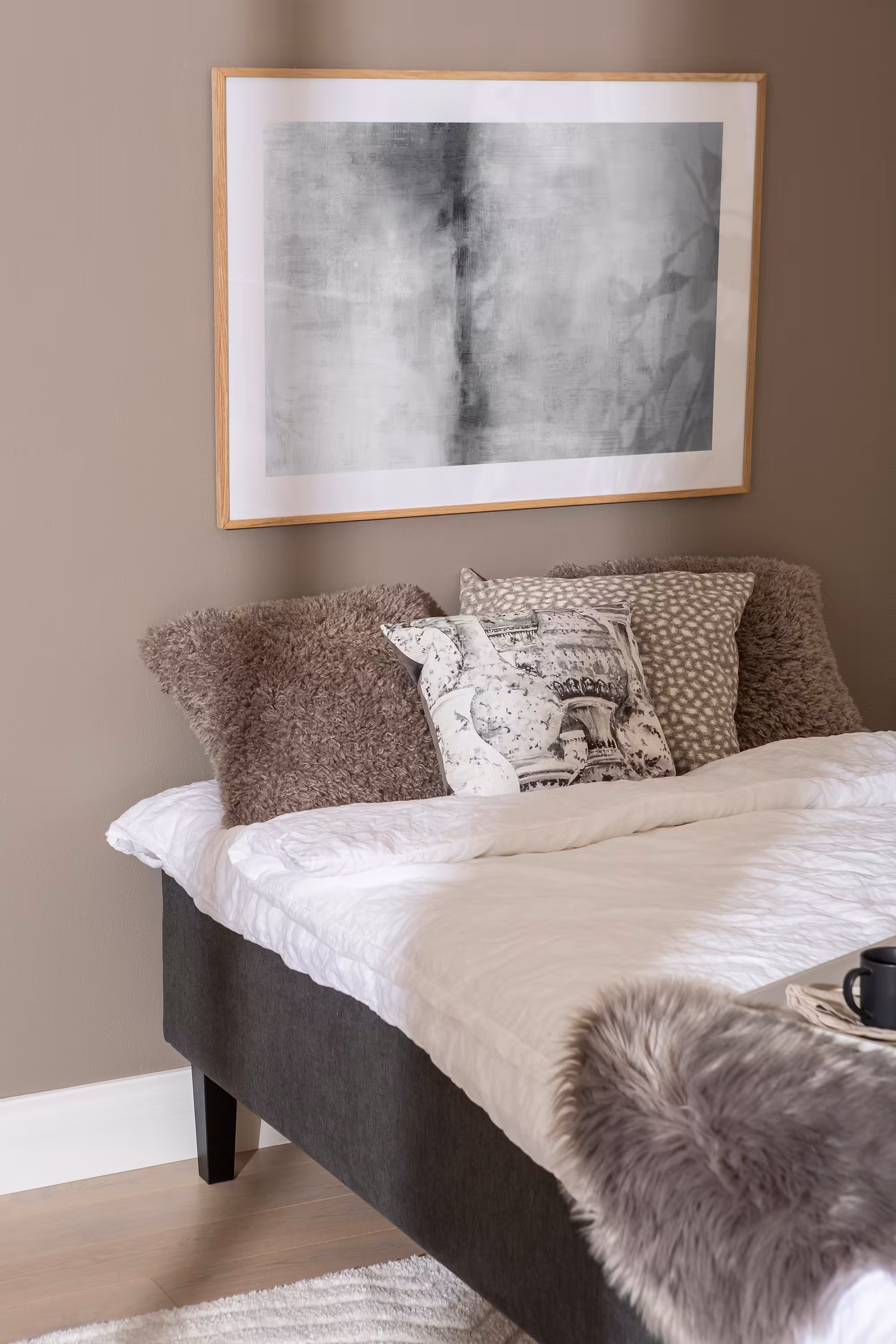 Moon Gold Divan Bed, Black image 6