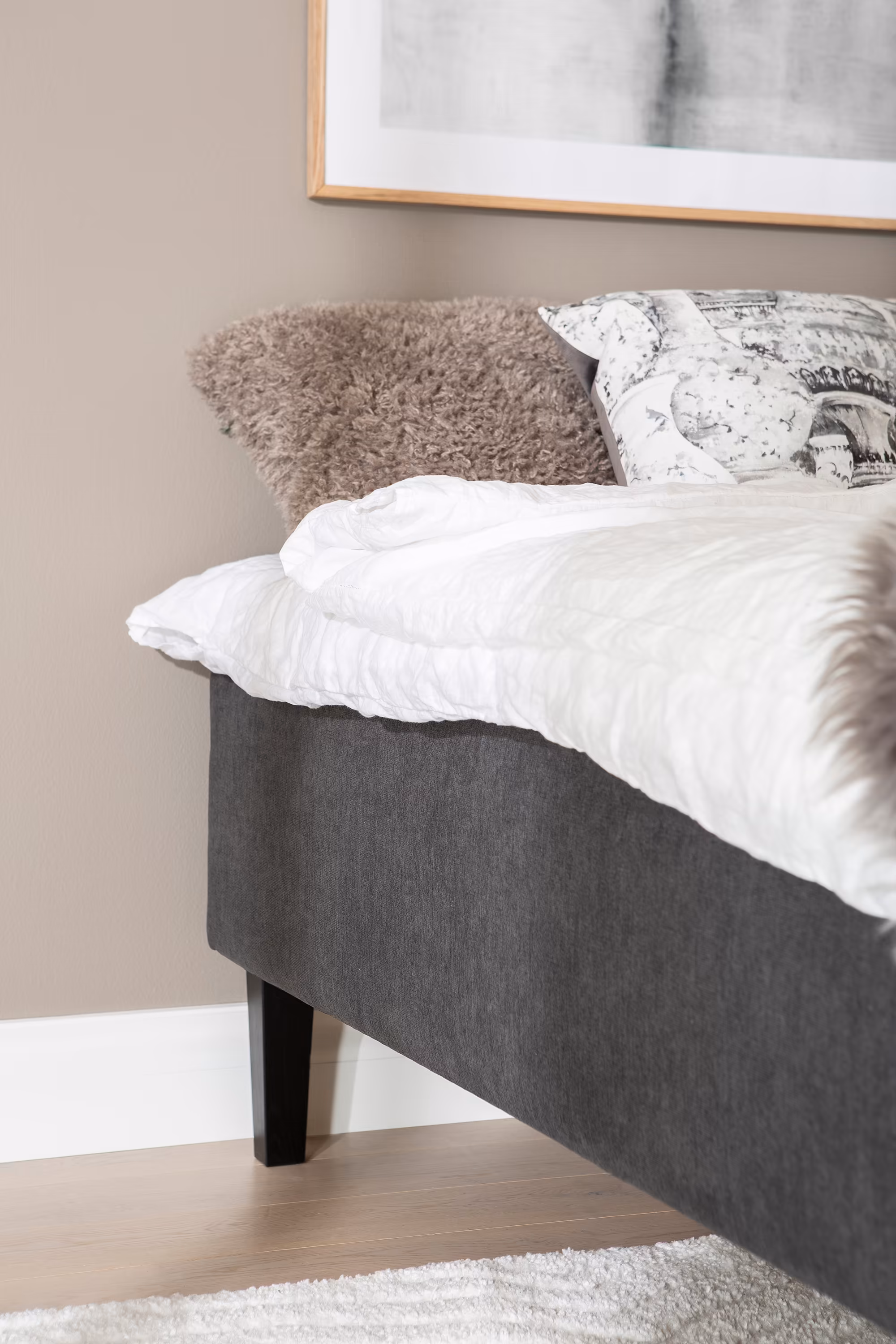 Moon Gold Divan Bed, Black image 7