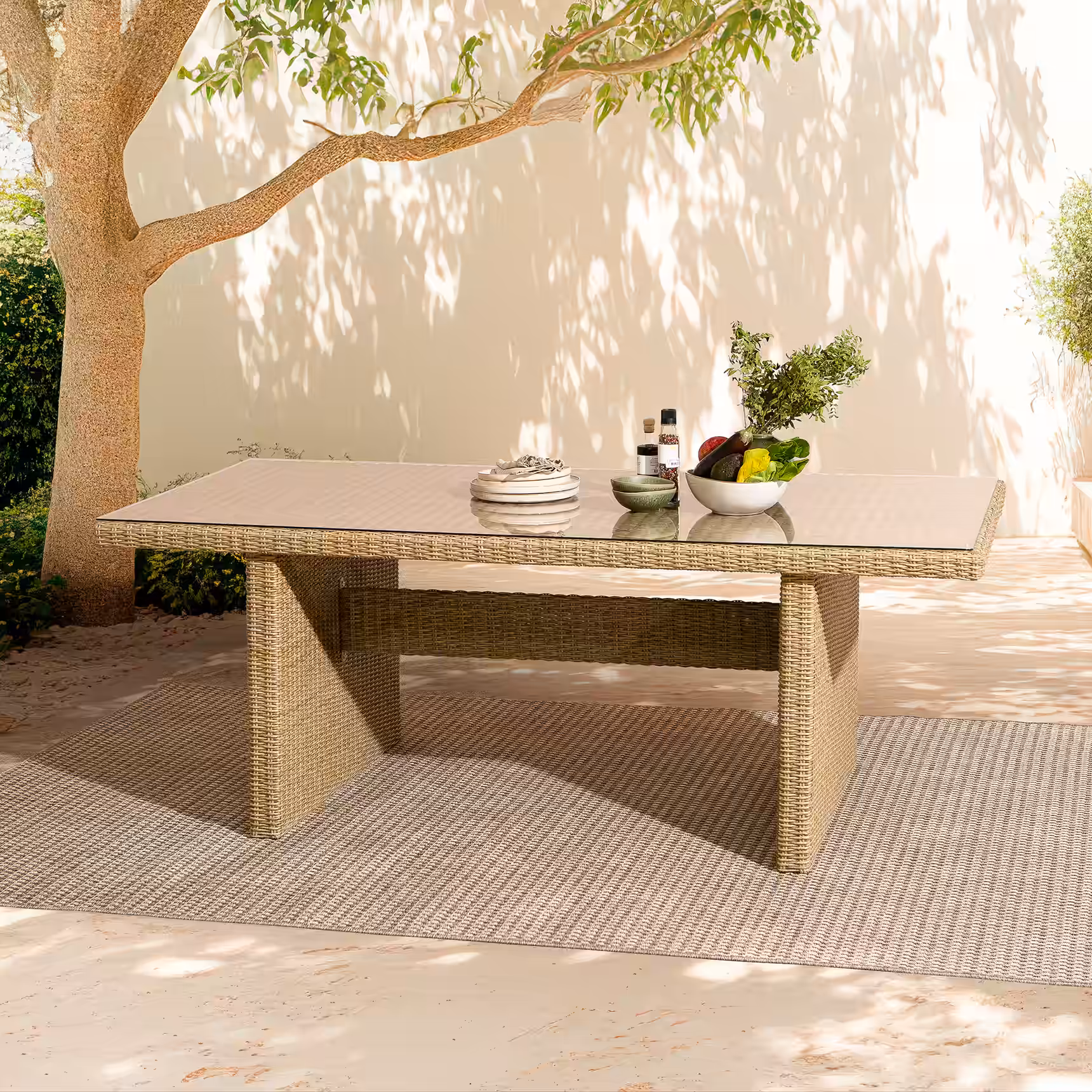 Outdoor Dining Tables thumbnail