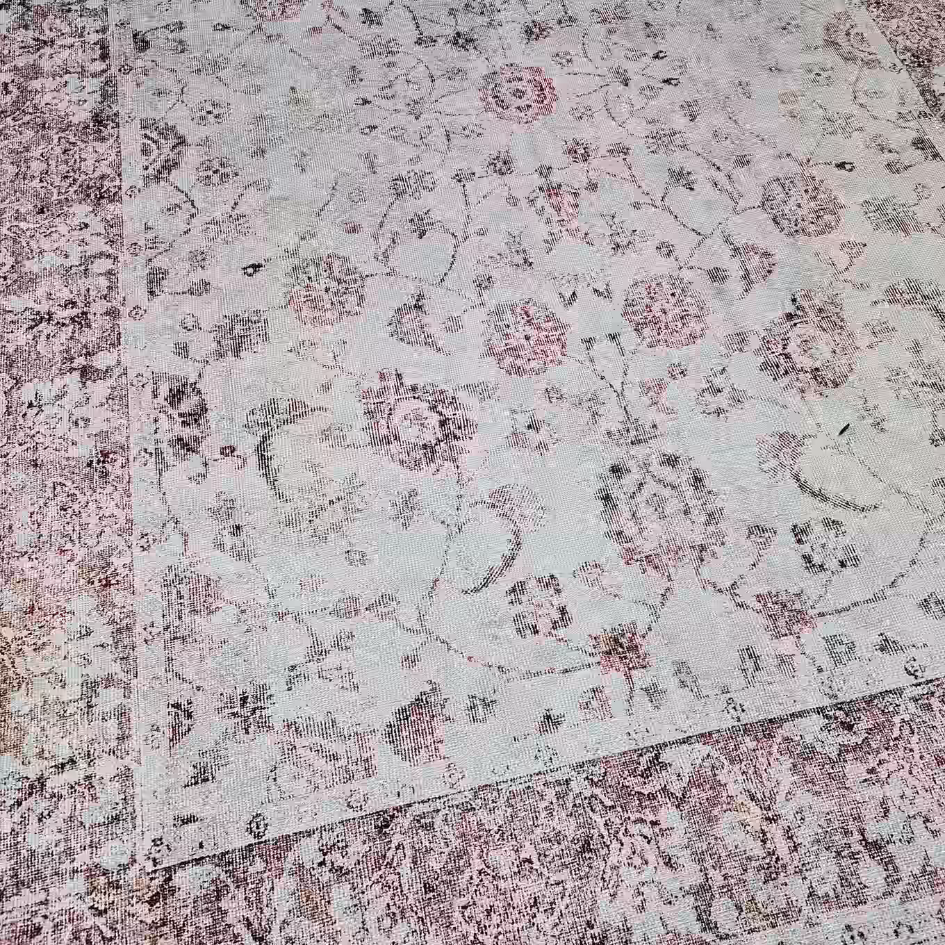 Lucca Rug, Red image 3
