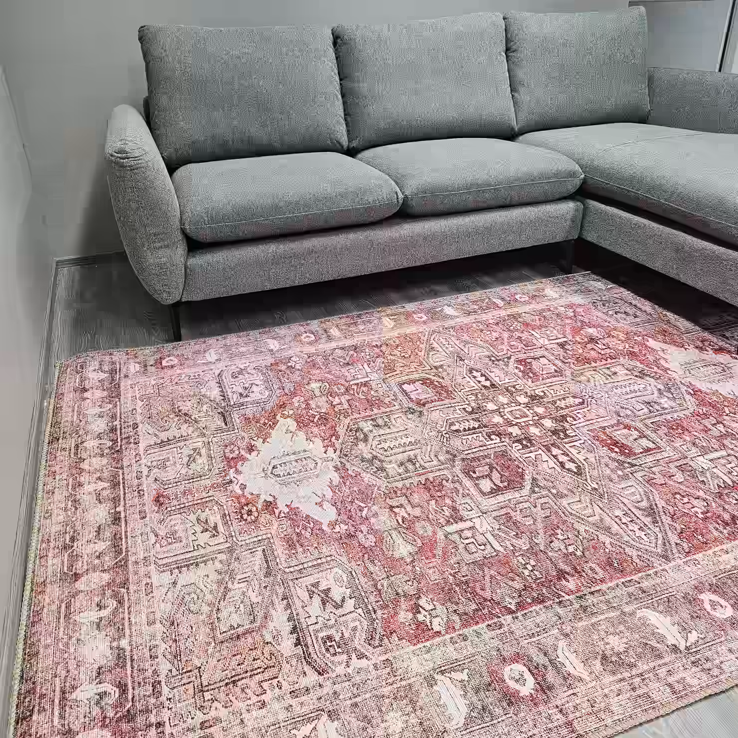 Sevilla Rug, Red image 3